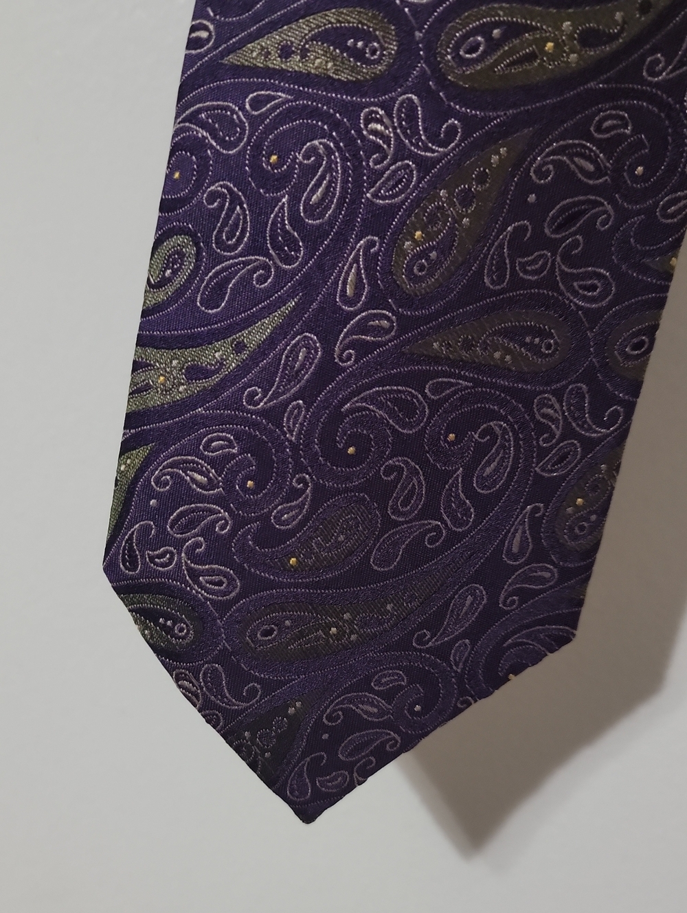 John David Custom Clother Purple Paisley Tie with Gold